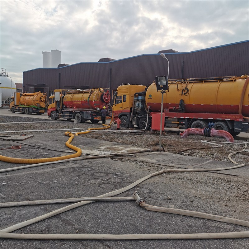 东乌珠穆沁污水池清理