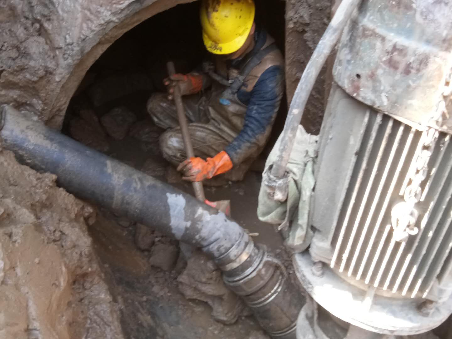 东乌珠穆沁管道清淤